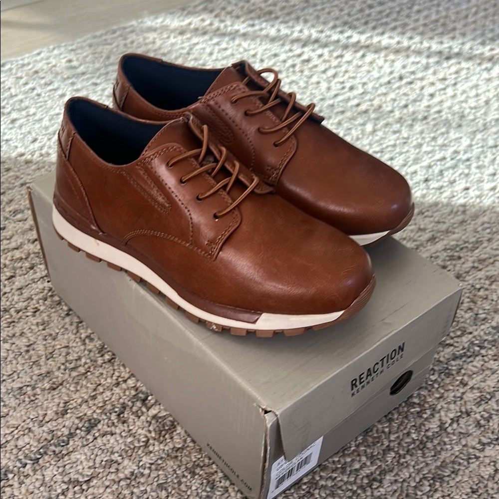 Kenneth Cole Reaction Boys Brown Leather Oxfords Classic Design
